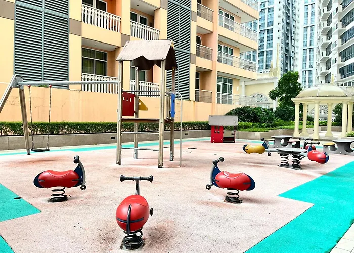 Venice Bgc Luxury Condo - Balcony, Pool, Wi-Fi